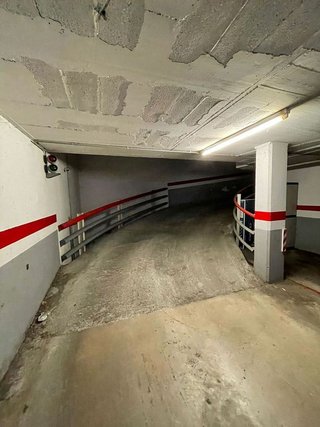 Garaje en venta en Instituts - Ponent - Sota el Camí Ral en Granollers