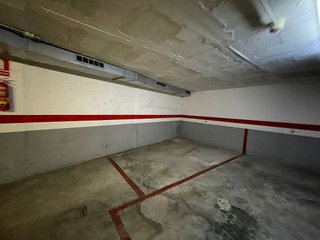 Garaje en venta en Instituts - Ponent - Sota el Camí Ral en Granollers