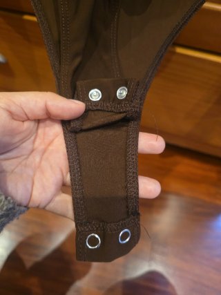 Body manga larga con lindo escote