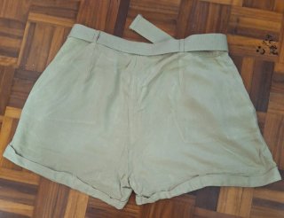 Pantalón corto Pull&Bear beige talla L