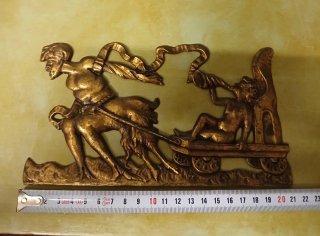 Relieve antiguo de bronce