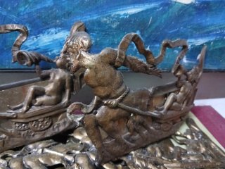 Relieve antiguo de bronce
