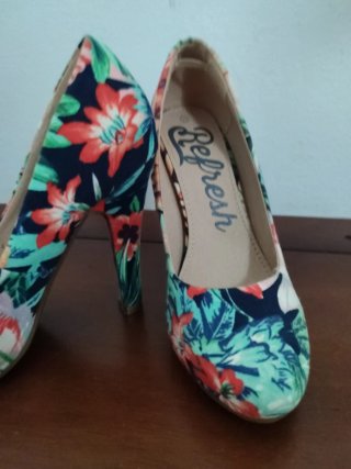 Scarpe con tacco Refresh n.35 nuove