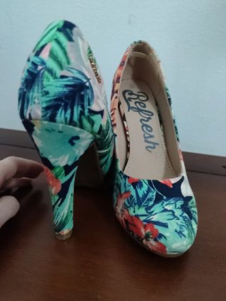 Scarpe con tacco Refresh n.35 nuove