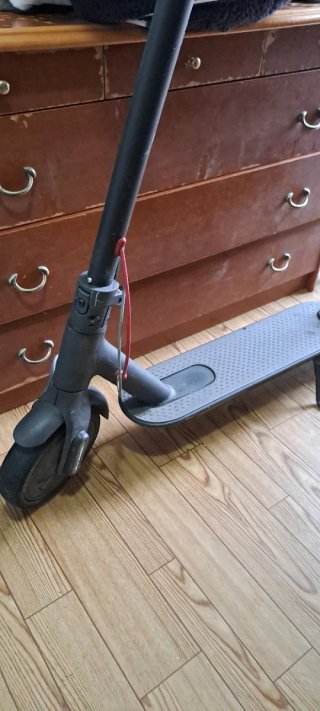 Patinete Eléctrico con cargador y casco incluido