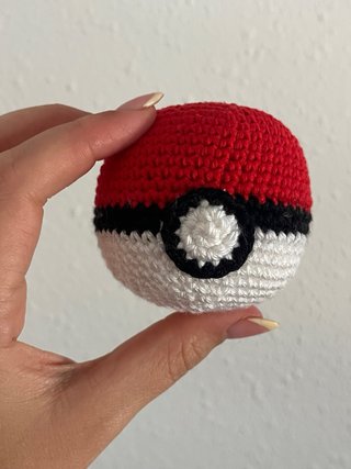 PokeBall Crochet Hecha a Mano