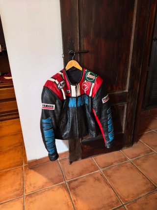 Chaqueta Moto Vintage Yamaha Negra Roja talla M