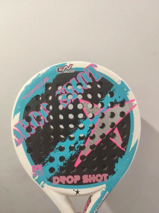 Pala de pádel Drop Shot con muñequera de regalo