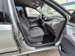 Nissan Almera Tino  1.8i 116CV 126.000km 007