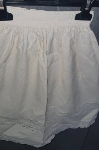 Faldón bebé beige hecho a mano 40cm piqué