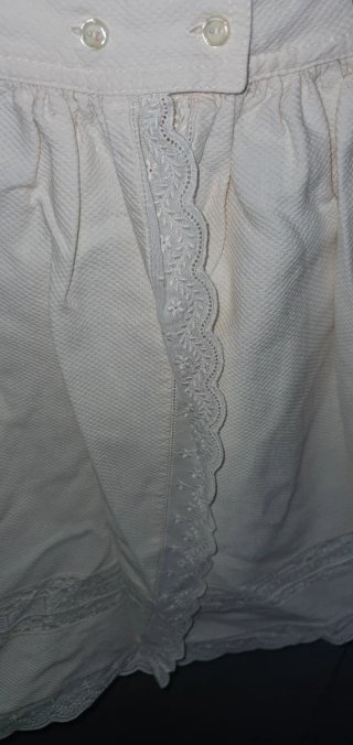 Faldón bebé beige hecho a mano 40cm piqué