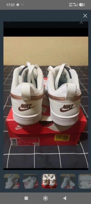 Nike Court Borough Low Blancas y Doradas