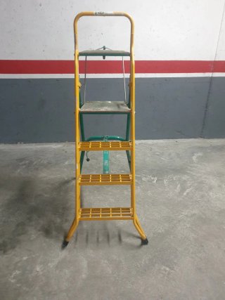 Escalera MACC PROMAC 150 kg tiene 170 m de alta