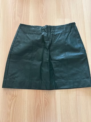 Falda cuero verde