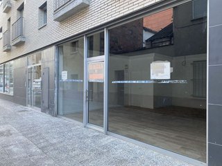 Local comercial en venta en Eixample Sud – Migdia en Girona