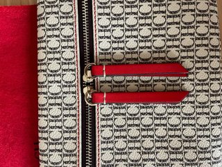 Bolsito CH Logo Beige y Rojo