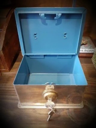 Caja Fuerte  o de caudales Vintage con 2 Llaves