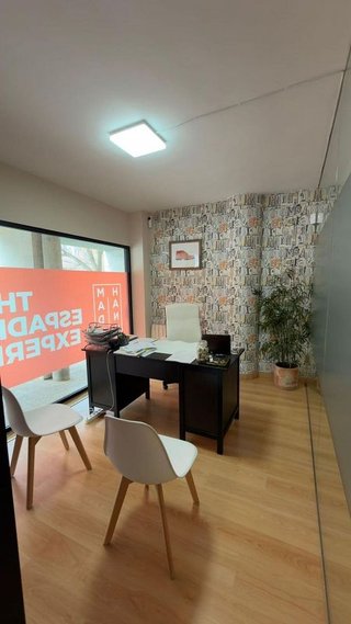 Local comercial en alquiler en Bola de Oro - Serrallo en Granada