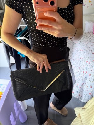 Lote 2 bolsos de mano (negro y marrón)