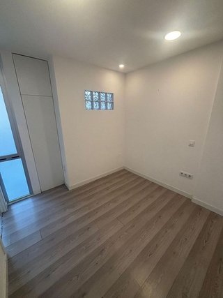 Local comercial en alquiler en L´Amistat en Valencia