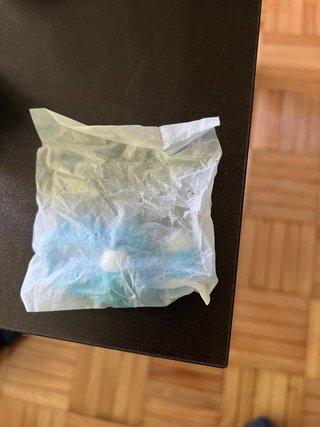 Auriculares  azules y blancos