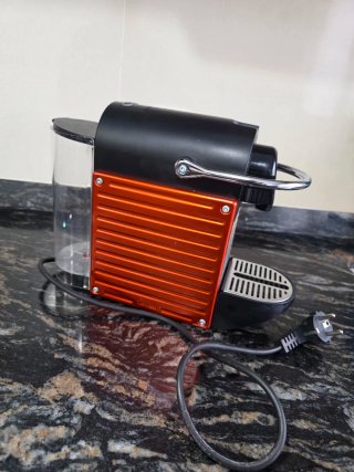 Cafetera Nespresso Pixie Naranja