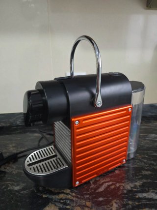 Cafetera Nespresso Pixie Naranja