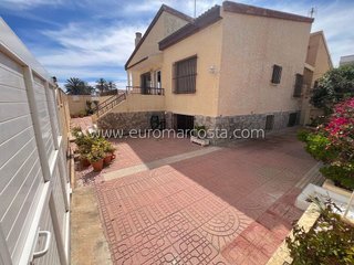 Chalet en venta en Torrelamata - La Mata en Torrevieja