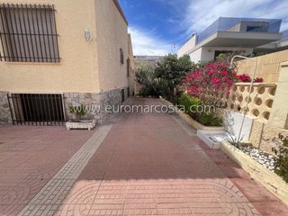 Chalet en venta en Torrelamata - La Mata en Torrevieja