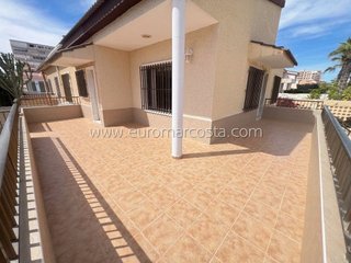 Chalet en venta en Torrelamata - La Mata en Torrevieja