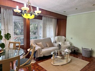 Habitacion solo para mujer, Plaza Baix