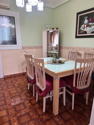 Habitacion solo para mujer, Plaza Baix