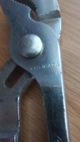 Llave de fontanero ajustable