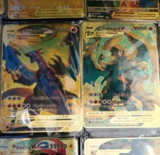 Cartas Pokémon VMAX Charizard y Pikachu Metálicas