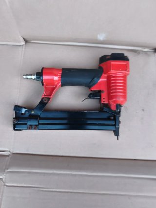 Grapadora Clavadora Neumática Roja