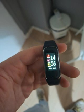 Smartwatch Negro y Plateado