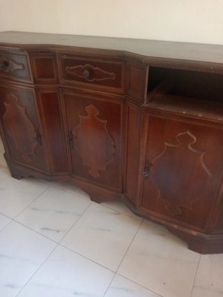Mobile in legno massello lavorato. No spedizione