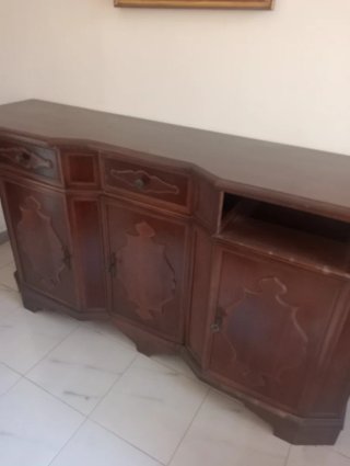 Mobile in legno massello lavorato. No spedizione