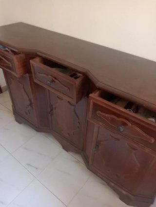 Mobile in legno massello lavorato. No spedizione