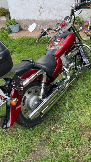 Moto Cruiser 250cc Negra y Roja Aquila hyosung 250