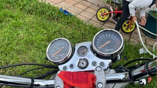 Moto Cruiser 250cc Negra y Roja Aquila hyosung 250