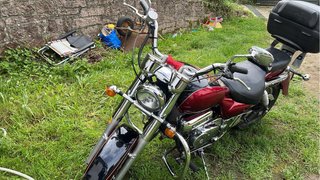 Moto Cruiser 250cc Negra y Roja Aquila hyosung 250