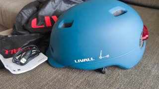Casco Livall Bluetooth con Luz LED