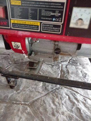 Generador eléctrico casi nuevo