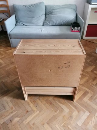 Cajonera pequeña de madera