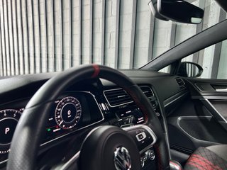 Volkswagen Golf Gti TCR AKRAPOVIC
