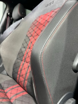 Volkswagen Golf Gti TCR AKRAPOVIC