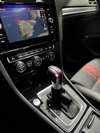 Volkswagen Golf Gti TCR AKRAPOVIC