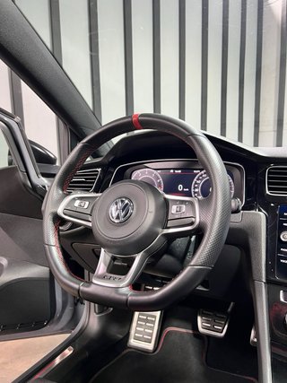 Volkswagen Golf Gti TCR AKRAPOVIC