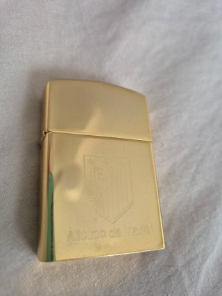 Zippo Dorado